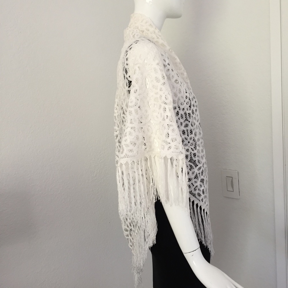 Sue Wong white lace crochet wrap - Picture 5 of 10
